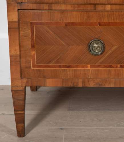 19TH CENTURY ITALIAN TWO DRAWER INLAID COMMODE