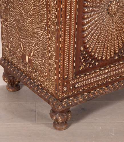 19TH CENTURY ANGLO INDIAN CUPBOARD