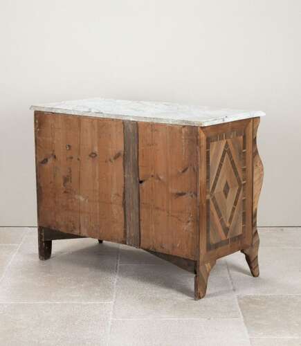 19th Century French Serpentine Fronted Commode