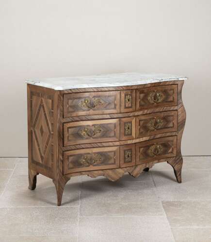19th Century French Serpentine Fronted Commode